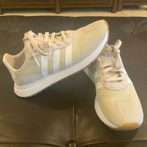 adidas Flashback  Womens  Sneakers, size 7 ,